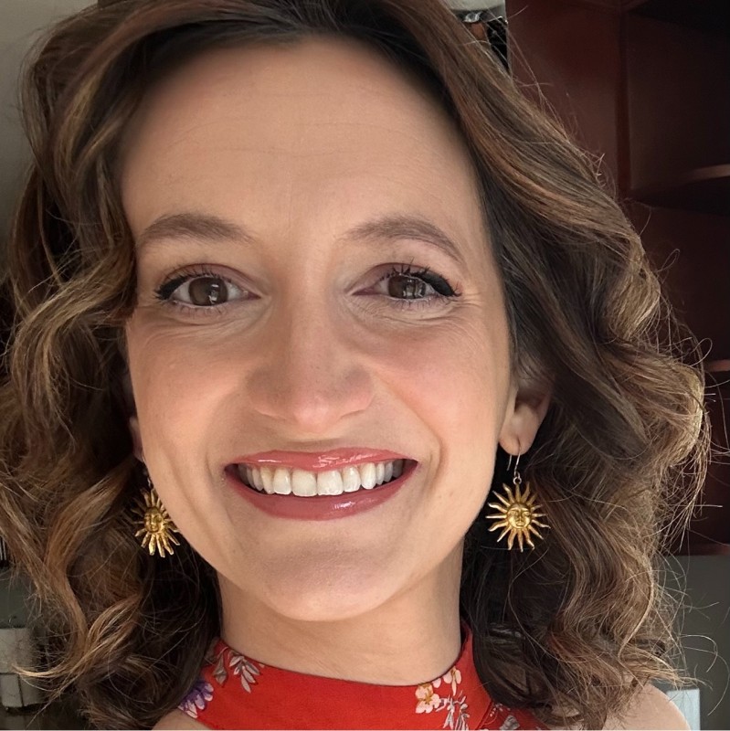 Alison Embry headshot
